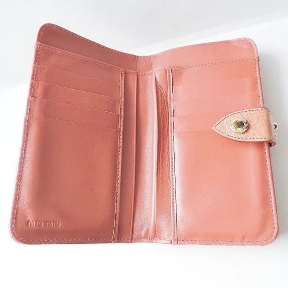 Auth miumiu - 5M1120 Pink Patent Leather Bifold Wallet - Picture 6 of 15